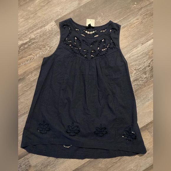 Navy blue Lucky 🍀 Brand floral embroidered top - Picture 6 of 11